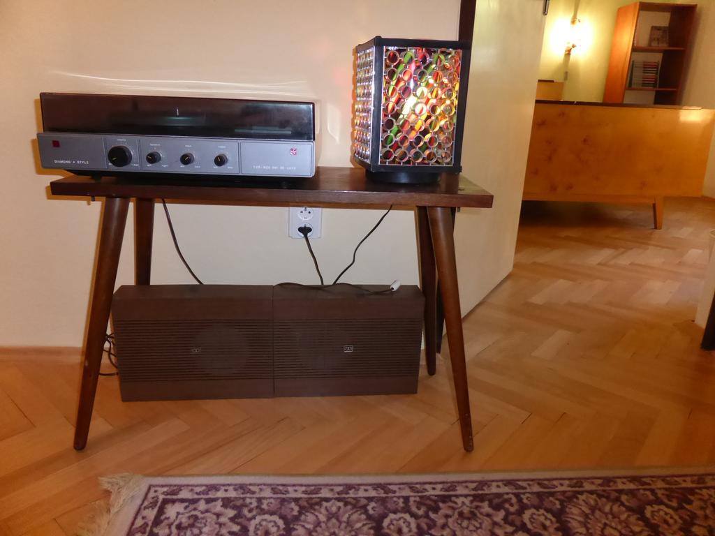 Retro Apartment Brezno Luaran gambar
